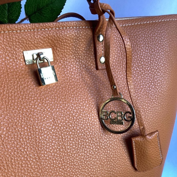 ***SALE**** BCBG Tan Tote with Twist Lock - Picture 2 of 4